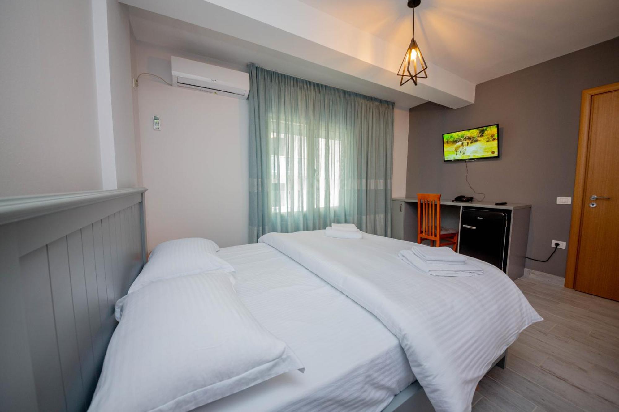 Aerial Hotel & Spa Vlore Exterior photo